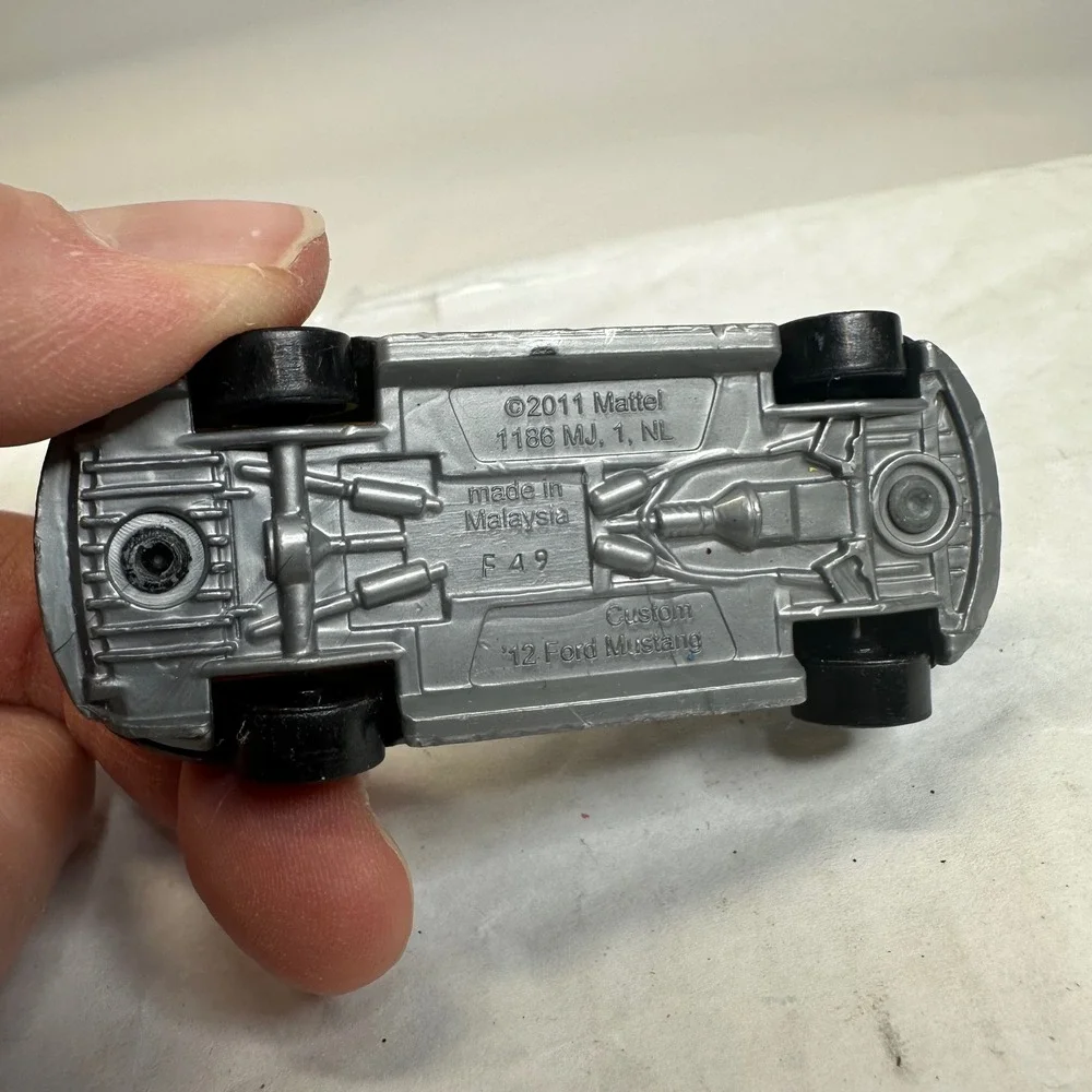 Hot Wheels Custom 12 Ford Mustang‎ Black Ford Racing 12 Performance 2011 Mattel